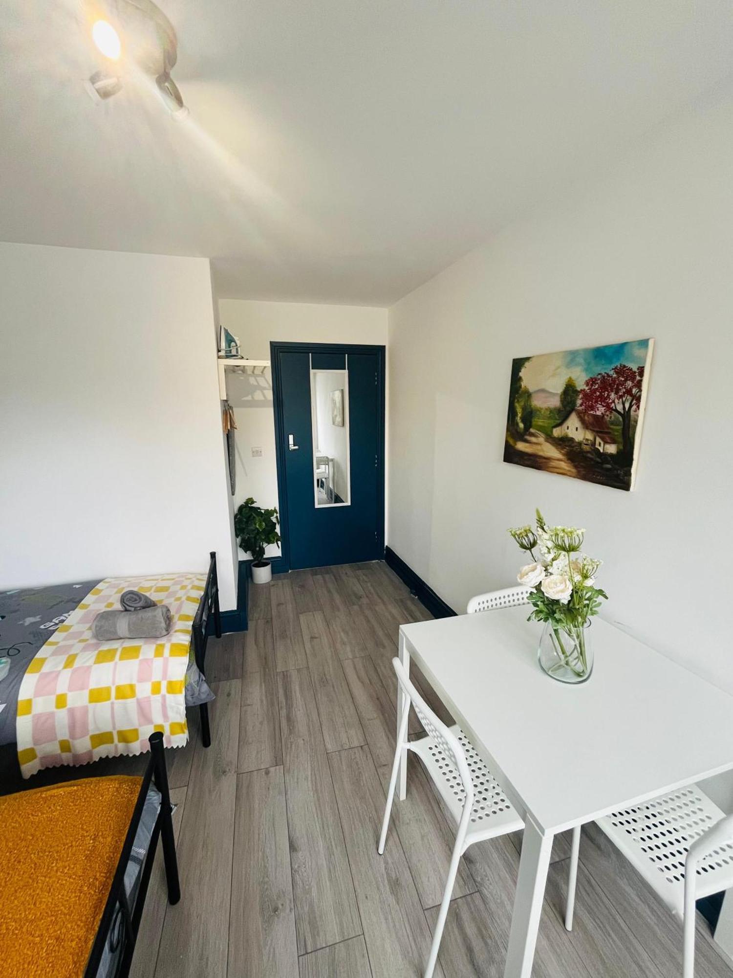 London Budget Rooms 603 Ngoại thất bức ảnh